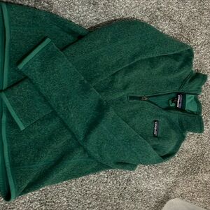 Green Patagonia quarter zip